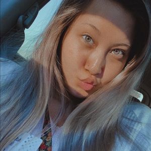 Meet your Posher, Kayla